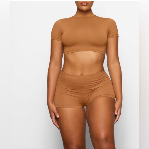Skims Cover Up Fold Over Short - Almond | Size 3x STYLE: CU-SHO-2853 - Picture 1 of 7